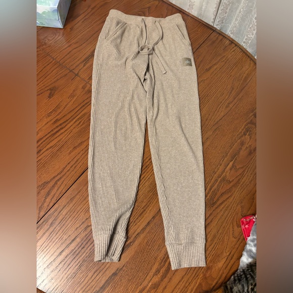 Alo Yoga Muse Hoodie Pants Set Womens XS ribbed cropped gravel heather - Picture 3 of 7